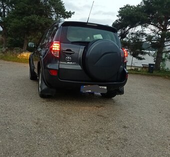 Predám toyota RAV4 4x4 - 5