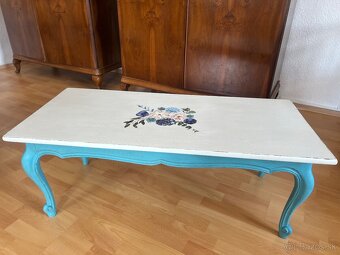 Maľovaný drevený konferenčný stolík - 5