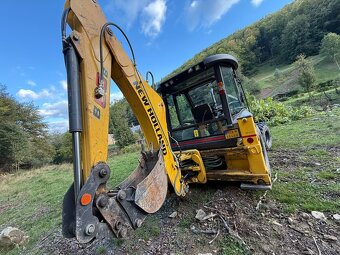 Bager , New Holland B80B - 5