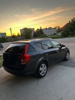 KIA Ceed Combi 1.6 CRDi = 85kW r.v 2012, Top Stav = - 5