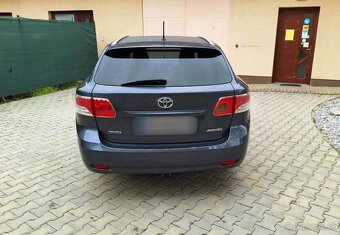 Toyota Avensis Combi 2.0D-4D 93Kw R.V.09/2010 M6 - 5