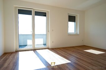 (REZERVOVANÉ) 2 izbový byt, zariadený, veľký balkón, Rajka - 5