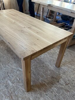 Drevený dubový jedálenský stôl - 5