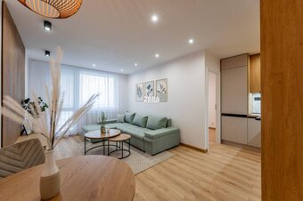 Tokajícka: Krásny 2 izb.  byt 42 m2 + loggia. Zariadený. KR - 5