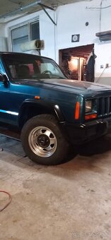 Predám jeep Cherokee xj - 5