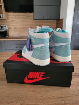 Nike Air Jordan Retro 1 High - 5