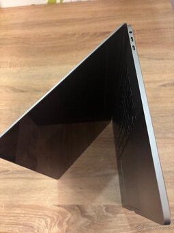 Apple MacBook Pro 16" - 5