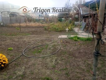 KOLÁROVO - 5 IZBOVÝ RODINNÝ DOM - 5