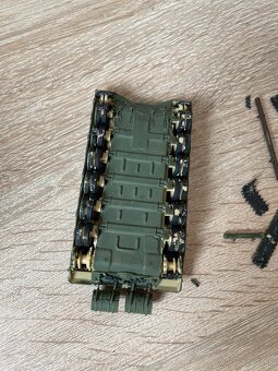 Revell T-72 M1 1:72 - 5