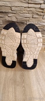 Vyššie tenisky zn. Puma, v. UK7 - 5