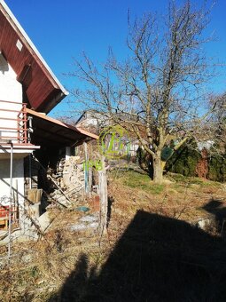 Pozemok s murovanou chatou v Rači - 5
