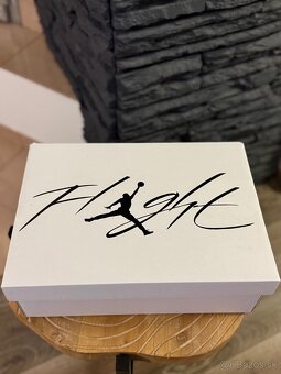 Jordan 4 White Thunder - 5