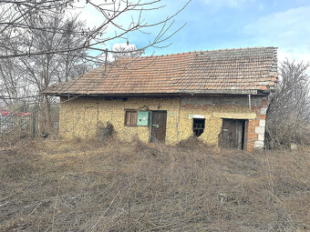 PINKREAL-na predaj, veľký, slnečný pozemok so starým domom - 5