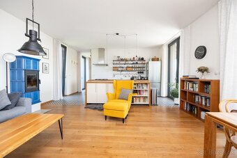 MIKELSSEN - Na predaj výnimočný bungalov s bazénom v lukratí - 5