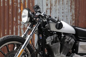 Harley Davidson 883 / cafe - 5