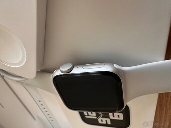 Apple watch SE 2. Generácia 40mm - 5