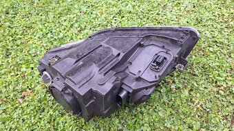 Predne Prave Svetlo Audi a4 b7 bixenon - 5