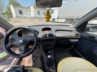 Predám Peugeot 206 1.6 BENZÍN r.v. 2000 - 5