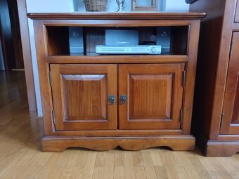 Štýlový masívny nábytok - 5