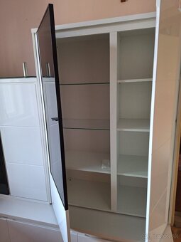 BIELA OBYVACIA STENA - 5