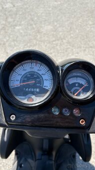 Yamaha aerox 50cc r.v 2011 - 5