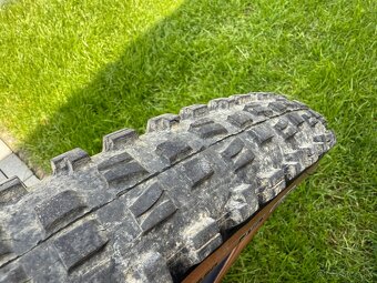 2.6x29 maxxis dhf + 2.4x29 wtb trial boss - 5