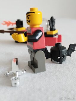 LEGO Castle 2848 Flying Machine - 5
