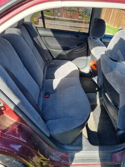 Honda Civic 1.5 VTi - 5