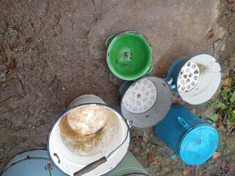 Smalt.nadoby.vesiaky - 5