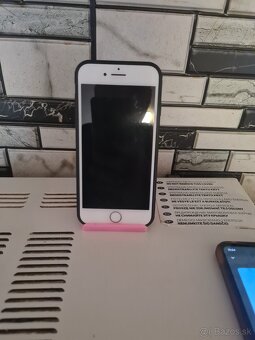 Vymenim iphone 8 64GB - 5