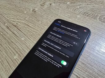Iphone XR 64gb modry plnefunkcny ma len bezne znamky pouziva - 5