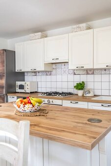 NA PREDAJ rod.dom s premyslenou dispozíciou, veľkým pozemkom - 5