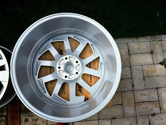Hyundai, Kona,Tuscon,Ioniq,Santa fe, Kia 5x114,3 r19 - 5