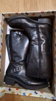 Dievcenske čizmy - 5