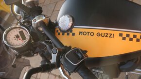 Moto Guzzi V9 Bobber - 5