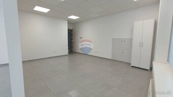 Obchodný priestor v centre mesta NA PRENÁJOM - 5
