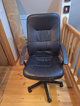 písací stôl a stolička - 5