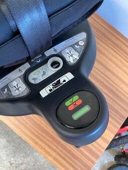 Rotačná autosedačka Joie i- Spin 360 - 5