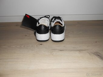 Predam nove original tenisky znacky NIKE AIR JORDAN ELEVATE - 5