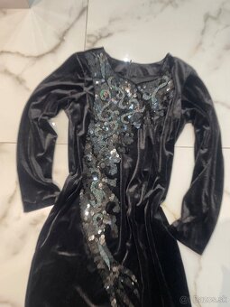 Luxusné zamatové šaty - 5