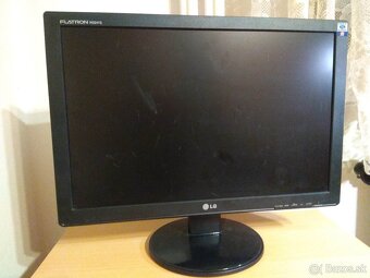 Monitor LG 22 palcový - 5