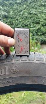 235/45 R19 99V - 5