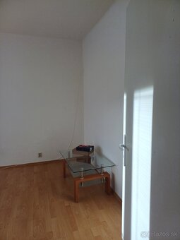 Prenajom - 1izbovy byt s parkovacim miestom - 5