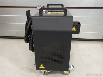 Čistiaci pulzný laser 300W, pulzná energia 5mJ - 5