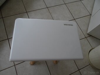 17.3" Toshiba L70/Core I5/ 8GB RAM/128SSD a 1TB HDD/NVidia - 5
