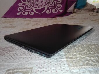 Lenovo. Intel i3. SSD 256 GB. 16 GB. Baterka dobrá. 15,6 FHD - 5