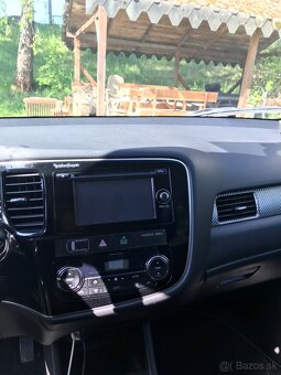 Mitsubishi Outlander 2.2 D - 5