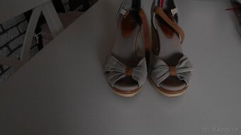 Džínsové kraťasy "LEVIS" + darujem k nim topánky HilfigerP - 5