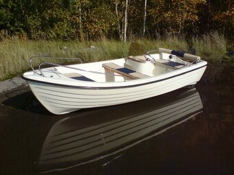 Motorový čln, loď Any 400 - 5