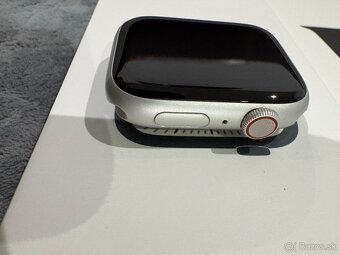 Apple Watch 8, 45mm, strieborné - 5